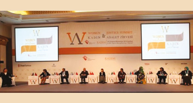 Yasalar önünde eşitliğin ötesine geçmek: Toplumsal cinsiyet adaleti