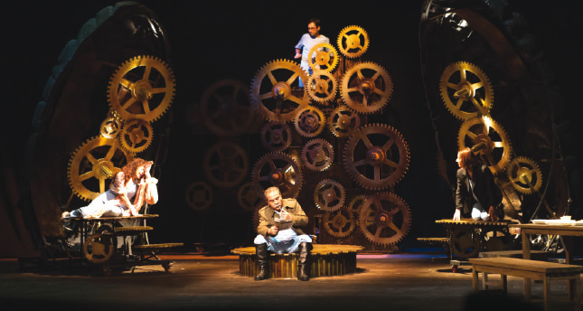 Nisan - Tiyatro Ajandası