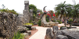 Gönlü kırık bir âşığın tek başına yaptığı şato