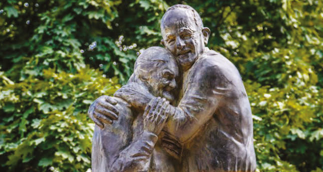 Luigi ve Mokryna’nın aşkına adanan heykel