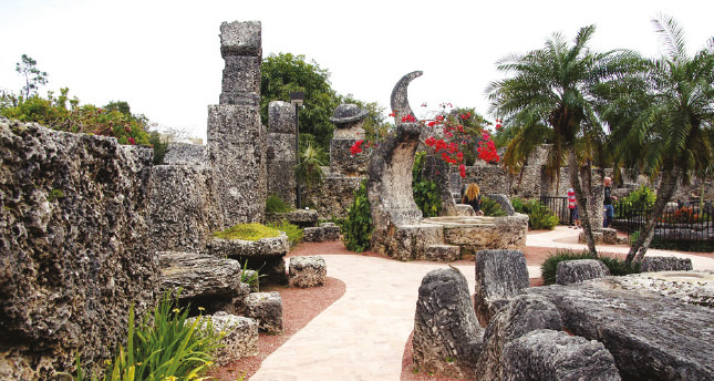 Gönlü kırık bir âşığın tek başına yaptığı şato