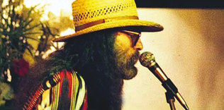 Vatan özleminin dönüştürdüğü adam