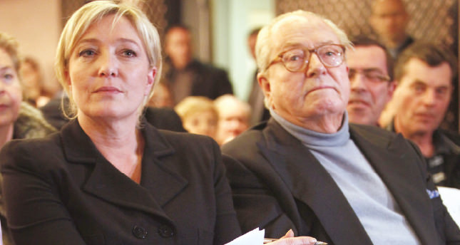 Aşırı sağ hanedanda taht oyunları