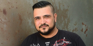 Manyaklar sokakta değil sosyal medyada