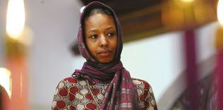 Başörtüsü takan Hıristiyan hoca