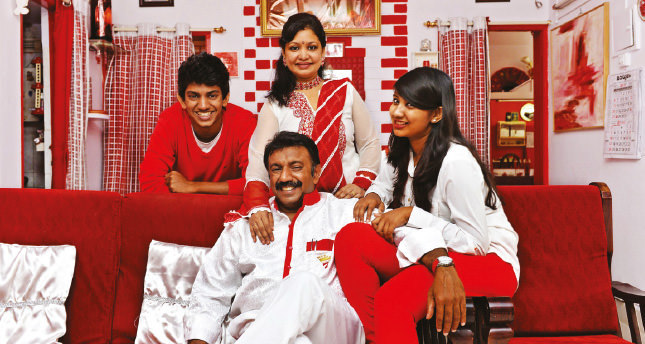 Tüm hayatı kırmızı, beyaz ve yedi rakamıyla çevrili