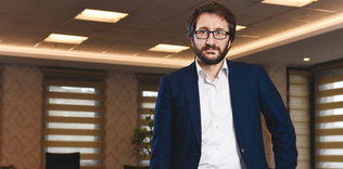 Şeytan taşlamaktan salavat getiremiyoruz