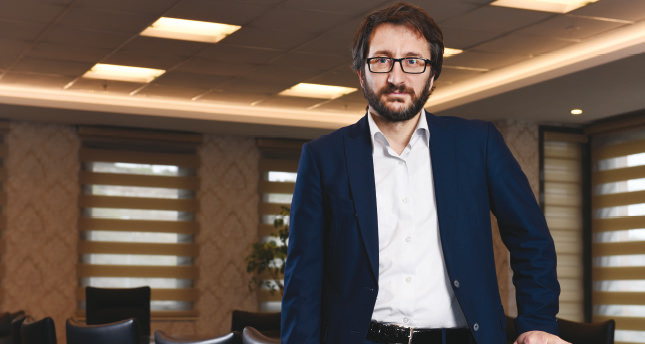 Şeytan taşlamaktan salavat getiremiyoruz