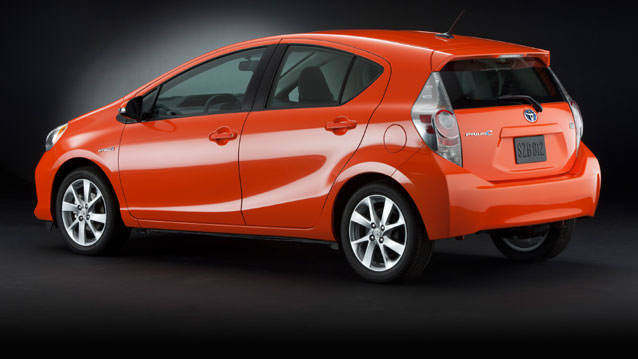 YENİ BİR TOYOTA PRİUS