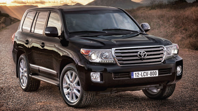 YENİLENEN YÜZÜYLE TOYOTA LAND CRUİSER