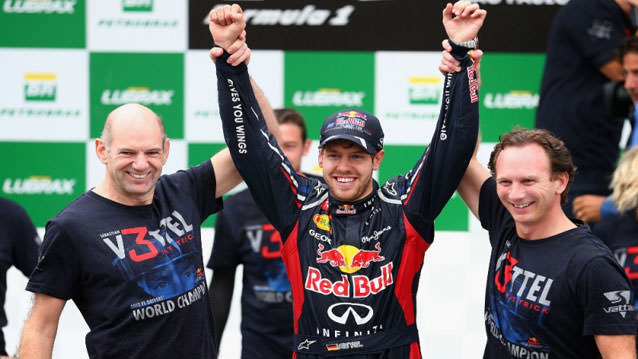 VETTEL 3'LEDİ!