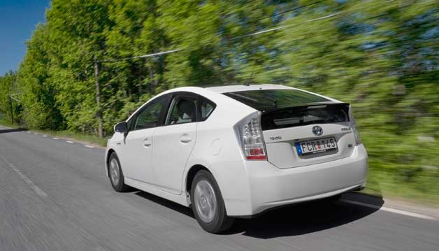 TOYOTA HİBRİDLER 5 MİLYONU GEÇTİ