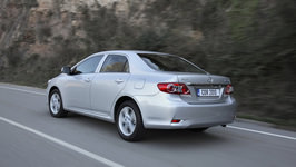 COROLLA MI? FOCUS MU? JETTA MI?