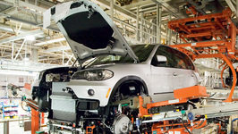 BMW FABRİKASINI BÜYÜTÜYOR