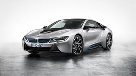 BMW İ8’İN ÜRETİM BANDI DÖNMEYE BAŞLIYOR