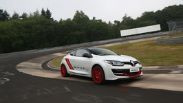 RENAULT NÜRBURGRİNG’DE YENİDEN ZİRVEDE