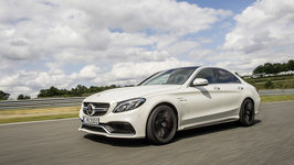 C63 AMG’DE YENİ PERDE