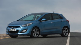 HYUNDAİ İ30’UN LASTİKLERİ SÜRÜŞ ANINDA NEDEN YARILDI?