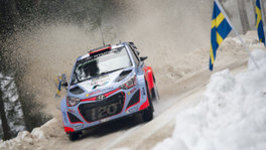 HYUNDAİ İ20 WRC İSVEÇ’TE PODYUMA ÇIKTI