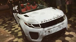 RANGE ROVER EVOQUE CABRİO PODYUMA ÇIKTI