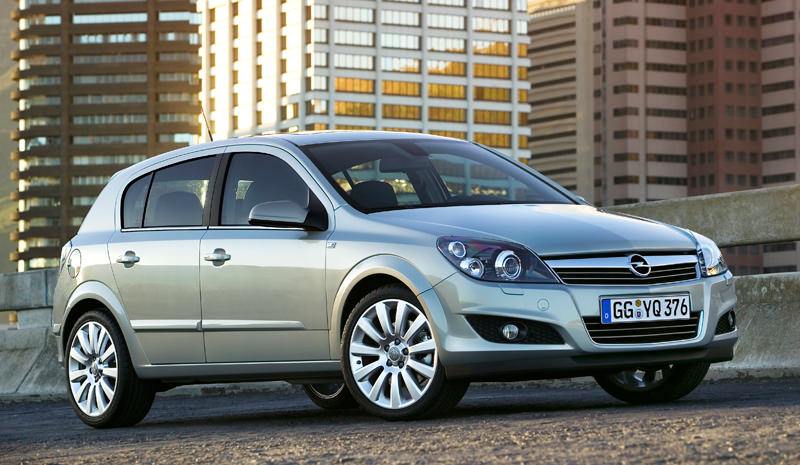 OPEL ASTRA’YA KARBON TEMİZLEME İŞLEMİ YAPTIRMAMI ÖNERİR MİSİNİZ?