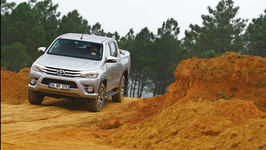 TEST TOYOTA HİLUX 2.8 D-4D 6AT