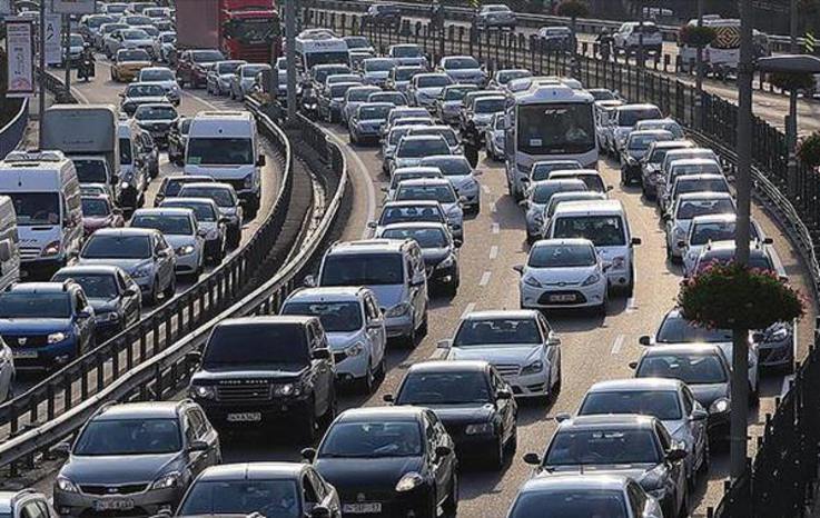 TRAFİĞE KAYITLI ARAÇ SAYISI ARTTI