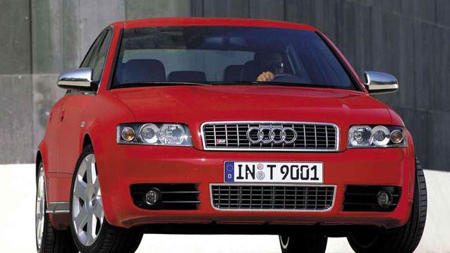 audis4_2002_1024x768_wallpaper_04_d.jpg