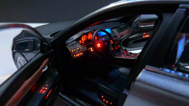 bmw_750_1_d.jpg