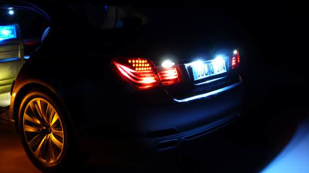 bmw_750_arka_d.jpg