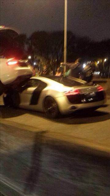 audir8crash2_d.jpg