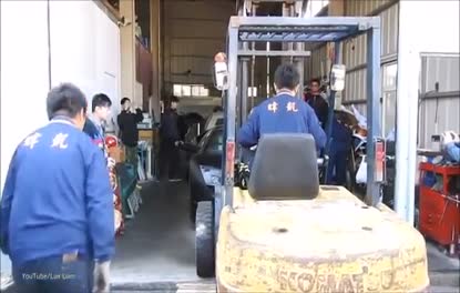 Yasadışı yollarla ülkeye giren Lamborghini’yi parçaladılar