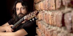 Ünlü Gitarist Ayhan Günyıl ‘In Rengarenk Albümü çıktı