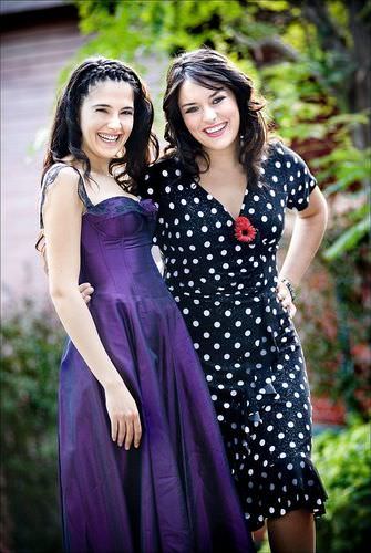 Ezgi Mola