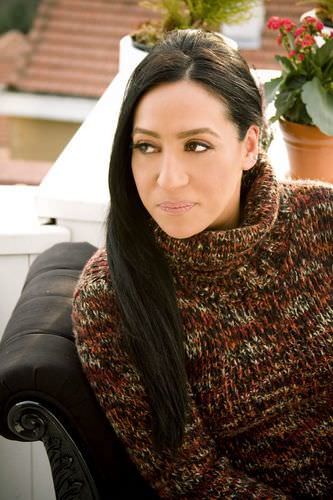 Binnur Kaya