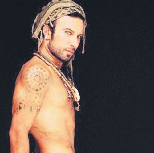 004tarkan_d.jpg