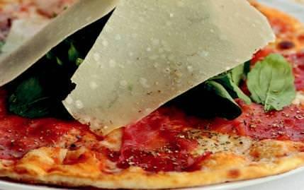 Mozzarellal� Pizza