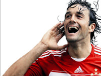 Luca Toni koptu geliyor!