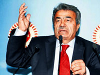 'Atatürk'ü kar��t�rma git!'