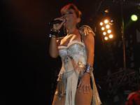 Demet siyah �ortla bile seksi