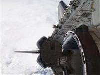 Uzay meki�i Endeavour yere indi