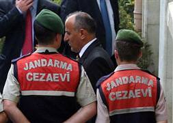 �lk duru�ma ba�lad� ve...