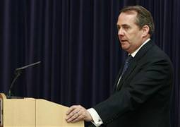 <a href="/index/liam_fox_haber_etiketleri" target="_blank" class="tkktLnk" rel="tag">Liam Fox</a>'tan  aç�k mesaj
