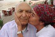 Ünlüler E�leriyle Nas�l Tan��t�lar