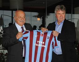 Guus Hiddink'e yemek ve sitem
