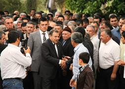 <a href="/index/mardin" target="_blank" class="tkktLnk" rel="tag">Mardin</a>'de 5 bin ki�i <a href="/index/ak_parti" target="_blank" class="tkktLnk" rel="tag">AK Parti</a>'ye kat�ld�