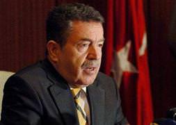 Eski YÖK Ba�kan� Özcan'a yeni görev