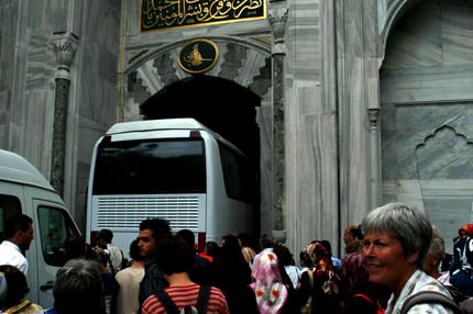 Turist ak�n�