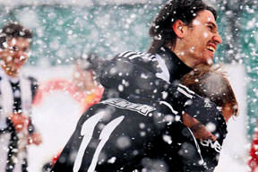 A2'de <a href="/index/besiktas" target="_blank" class="tkktLnk" rel="tag">Be�ikta�</a> Aslan'� parçalad�