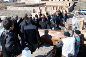 Ailesi sahip ç�kmad�